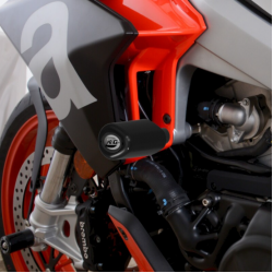 Краш тапи за ост R&G RACING Aero Crash Protectors Black - Aprilia Tuono 660 22-24 Краш тапи за ост R&G RACING Aero Crash Protectors Black - Aprilia Tuono 660 22-24