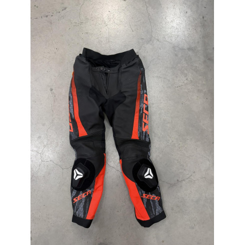 Кожен панталон SECA SRS FLUO RED ZH260526 Кожен панталон SECA SRS FLUO RED ZH260526