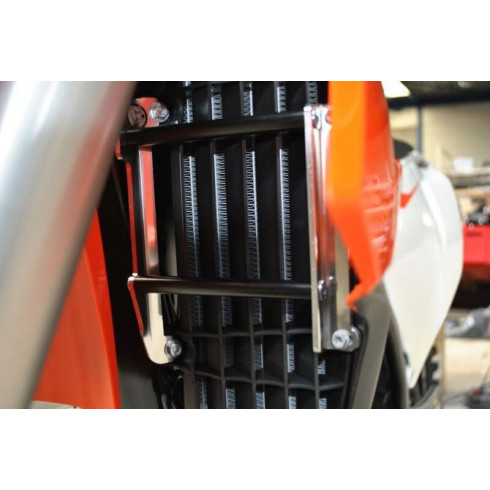 Подпора за радиатор HVA TC/FC 18 AXP RACING AX1449 Подпора за радиатор HVA TC/FC 18 AXP RACING AX1449