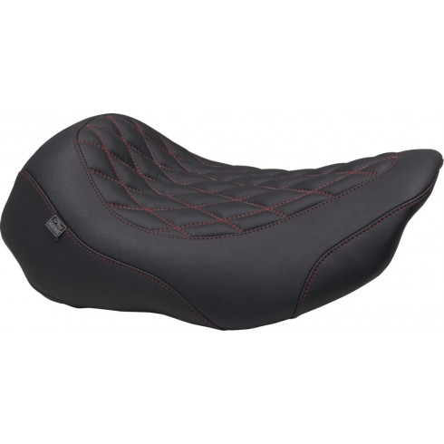 Широка седалка Tripper - Solo - тъмно черешово шевове MUSTANG SEATS 88503DC Широка седалка Tripper - Solo - тъмно черешово шевове MUSTANG SEATS 88503DC