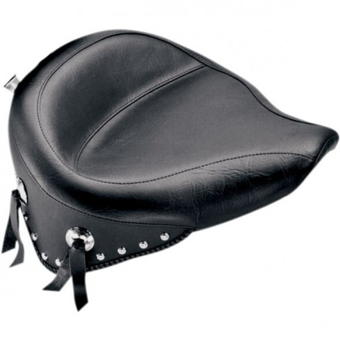 Седалка wide touring solo plain studded with conchos MUSTANG SEATS 75506 Седалка wide touring solo plain studded with conchos MUSTANG SEATS 75506