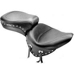Седалка едно цяло super touring 2-up с капси и кончоси MUSTANG SEATS 75072 Седалка едно цяло super touring 2-up с капси и кончоси MUSTANG SEATS 75072