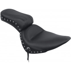 Оригинална еднокомпонентна седалка 2-up с капси и кончоси MUSTANG SEATS 75303 Оригинална еднокомпонентна седалка 2-up с капси и кончоси MUSTANG SEATS 75303