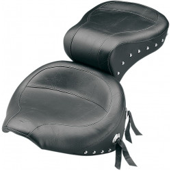 Седалка one-piece wide touring 2-up с шипове и кончоси MUSTANG SEATS 75503 Седалка one-piece wide touring 2-up с шипове и кончоси MUSTANG SEATS 75503