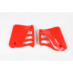 Капаци на радиатора HONDA червени UFO PLAST HO02602#061 Капаци на радиатора HONDA червени UFO PLAST HO02602#061