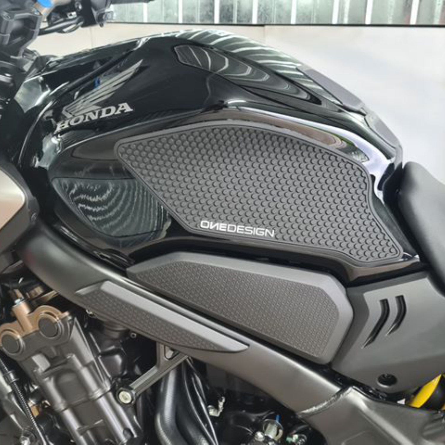 Протектор за резервоар HONDA HDR311/PR3544 — снимка 3