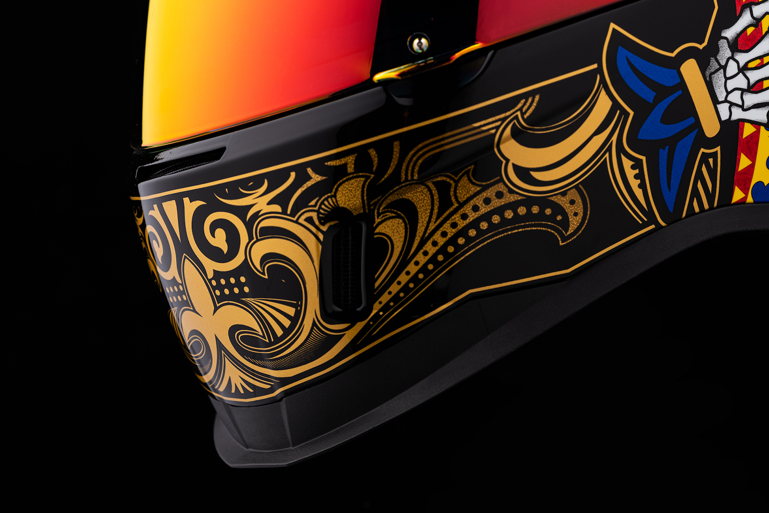 Каска ICON AIRFORM SUICIDE KING GOLD — снимка 5