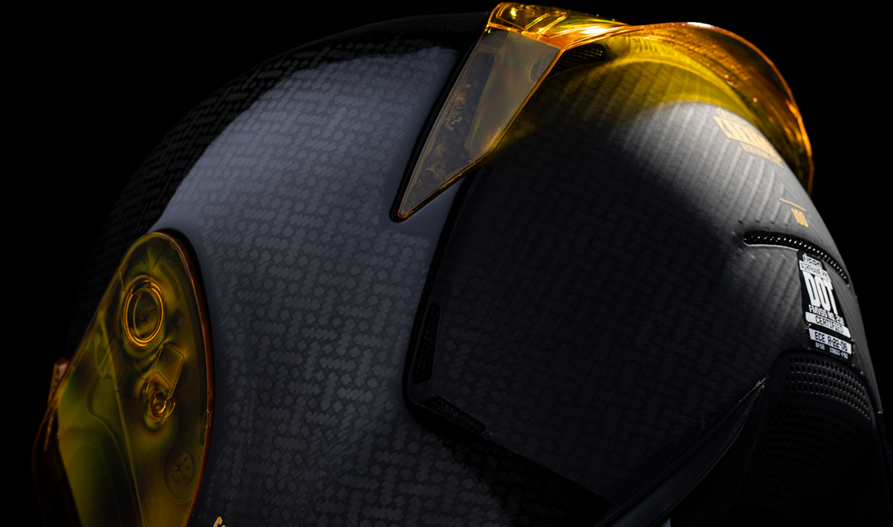 Каска ICON Airframe Pro™ Carbon 4Tress BLACK/GOLD — снимка 5