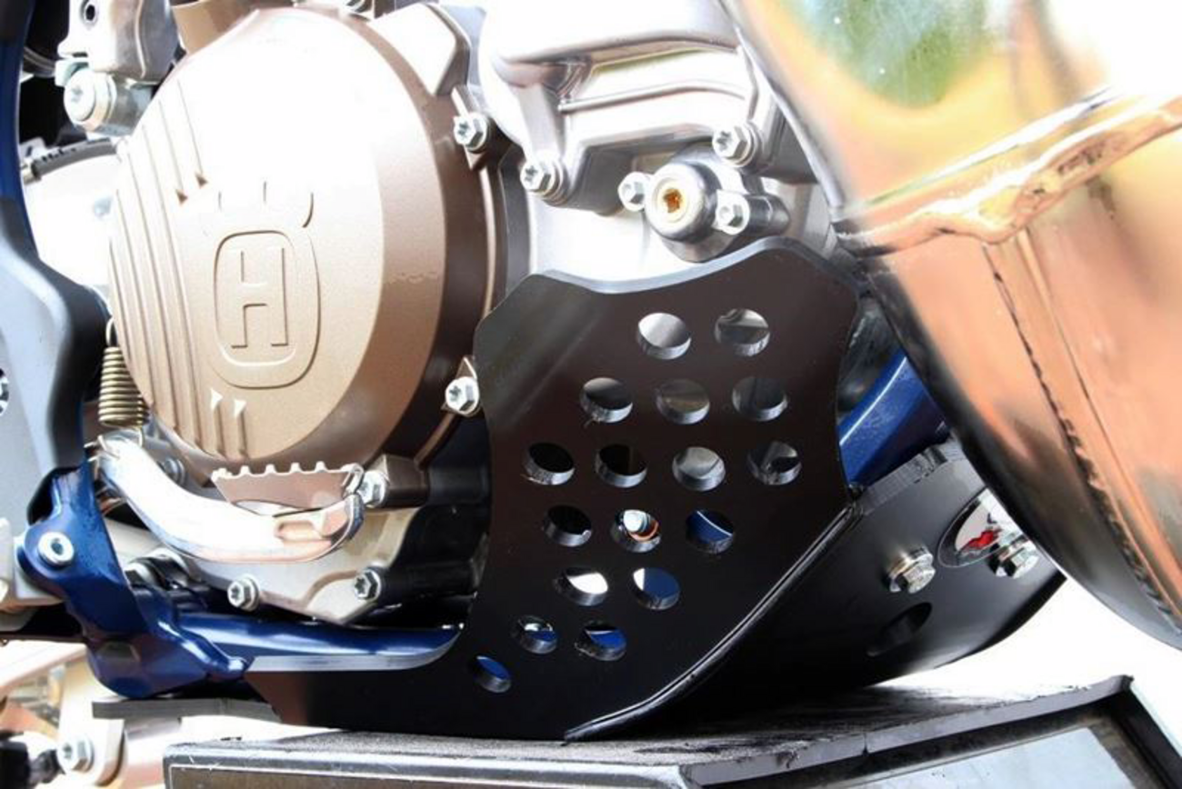 Протектор двигател AXP RACING 6MM KTM/HVA/GAS 250/300 — снимка 2