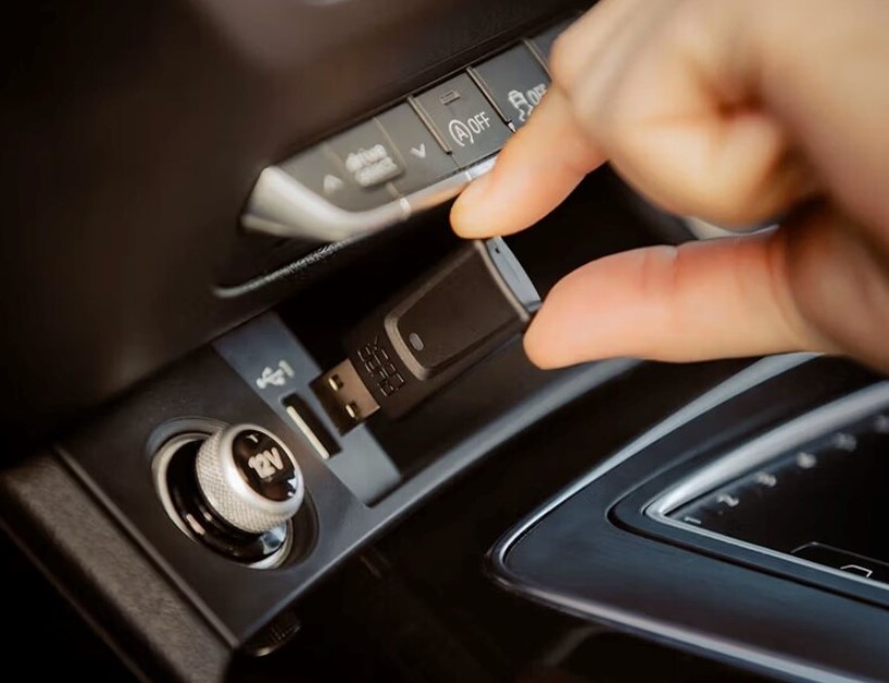 Адаптор CarPlay QUAD LOCK Wireless CarPlay Adaptator Mini — снимка 3