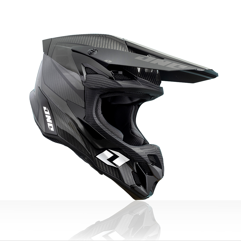 Мотокрос каска ONE INDUSTRIES X-197 CARBON BLACK ONYX