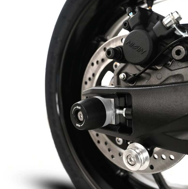 Протектор за ос R&G RACING Swingarm Protection Suzuki GSX-8 — снимка 5