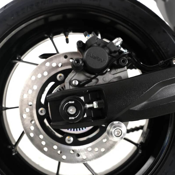 Протектор за ос R&G RACING Swingarm Protection Suzuki GSX-8 — снимка 4