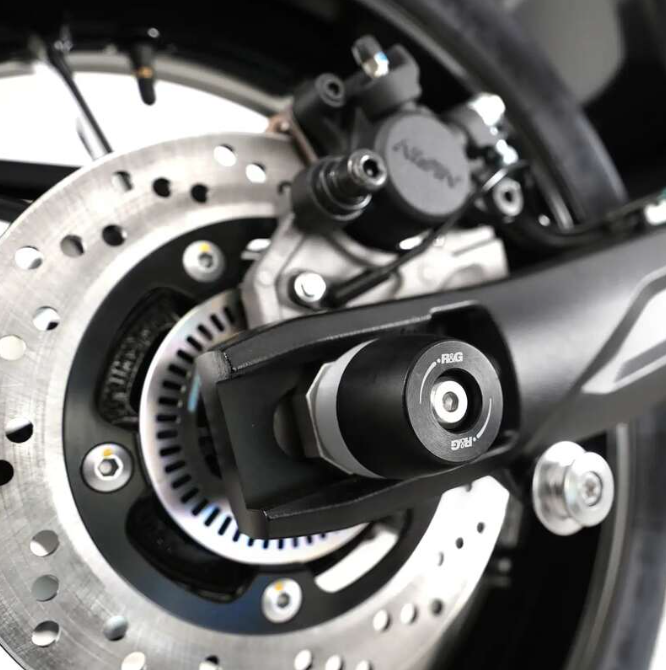 Протектор за ос R&G RACING Swingarm Protection Suzuki GSX-8 — снимка 3