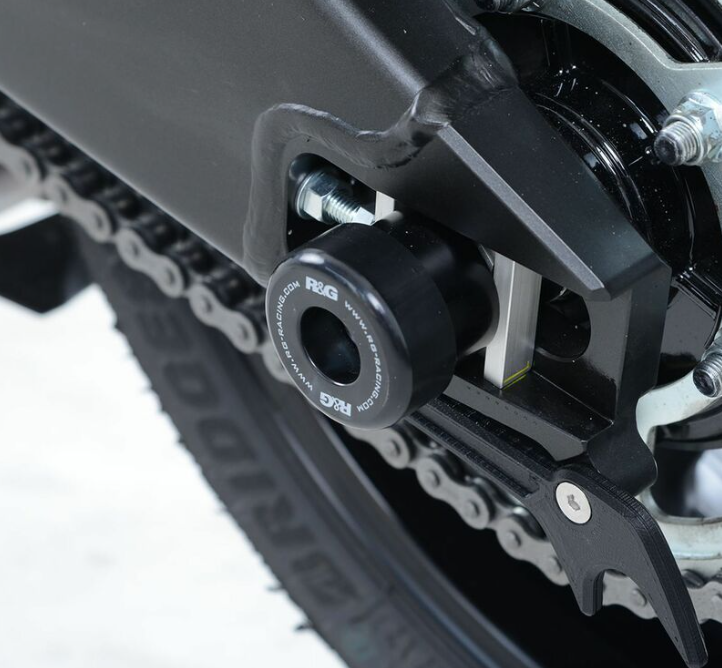 Протектор за ос R&G RACING Swingarm Protection Black Yamaha YZF-R6/R1M — снимка 3