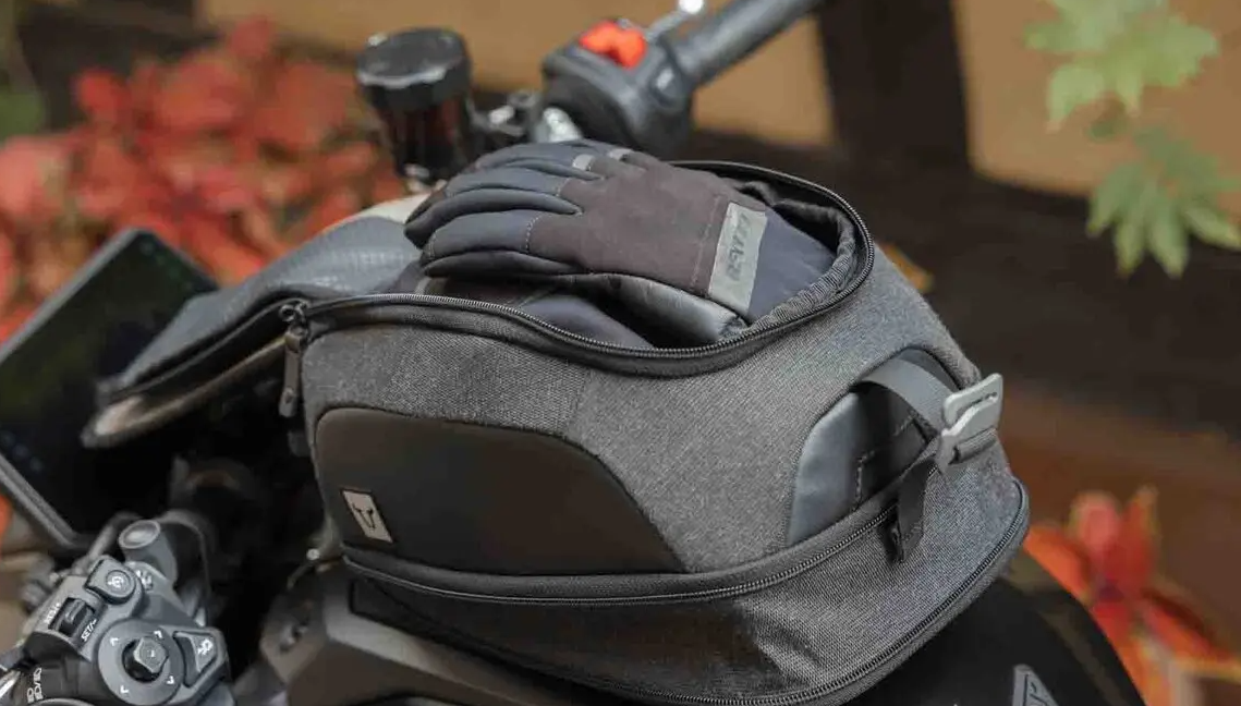 Чанта за резервоар SW-MOTECH LEGEND GEAR TANK BAG LT4 — снимка 4