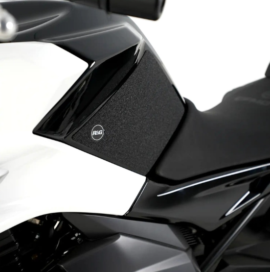 Протектор за резервоар R&G RACING Tank Traction Pads (Set 2 Pieces) - Black CFMOTO 650NK 22-24 — снимка 4