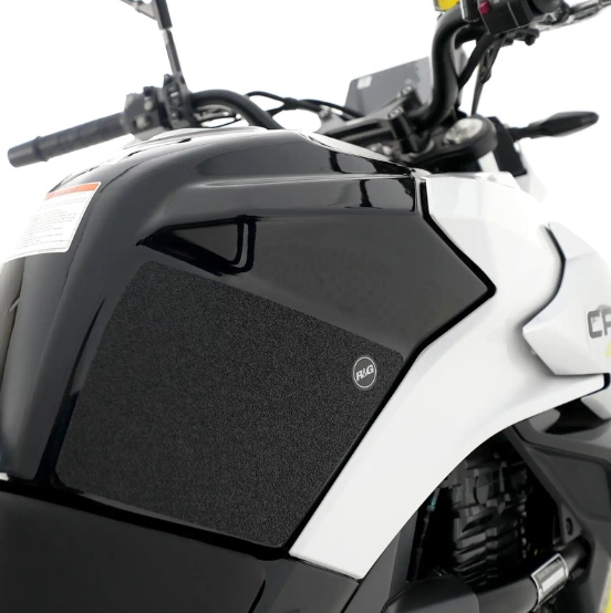 Протектор за резервоар R&G RACING Tank Traction Pads (Set 2 Pieces) - Black CFMOTO 650NK 22-24 — снимка 3