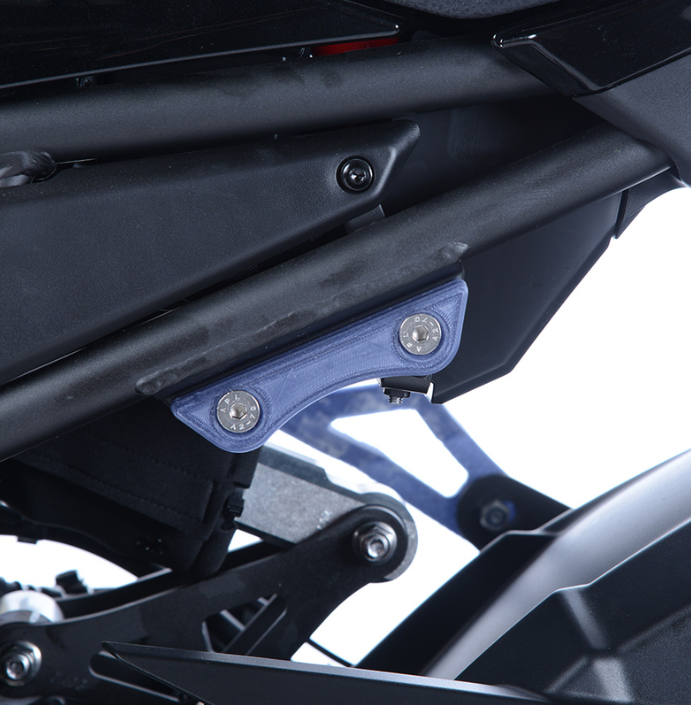 Плоча R&G RACING Rear Footrest Plate Black Kawasaki Z900 17-24 — снимка 2