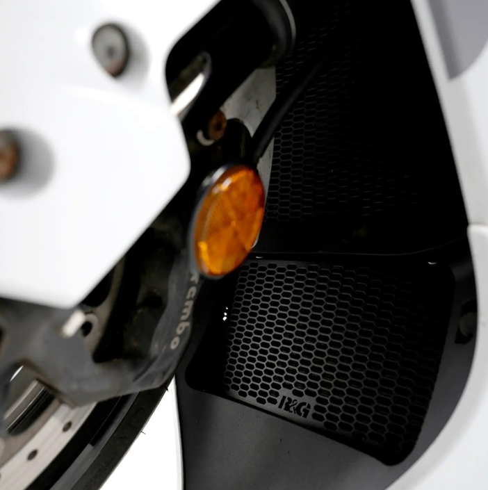 Протектор за маслен радиатор R&G RACING Pro Oil Cooler Guard Alluminium - Black Suzuki Hayabusa 08-26 — снимка 2