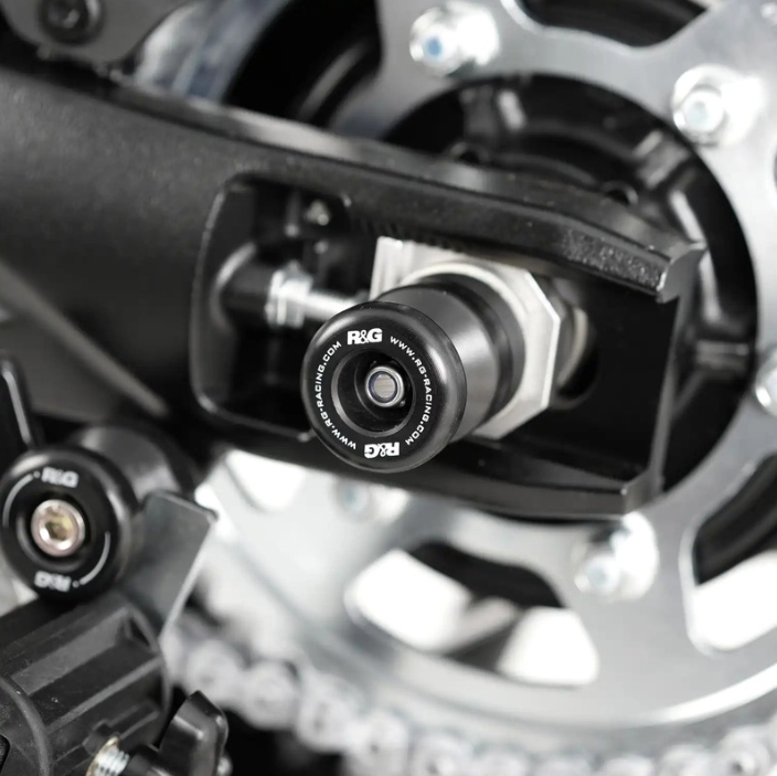 Адаптери за стойка R&G RACING Swingarm Protection / Stand Bobbins - Black Suzuki V-Strom 800DE 23-26 / GSX-8S 23-26 — снимка 2