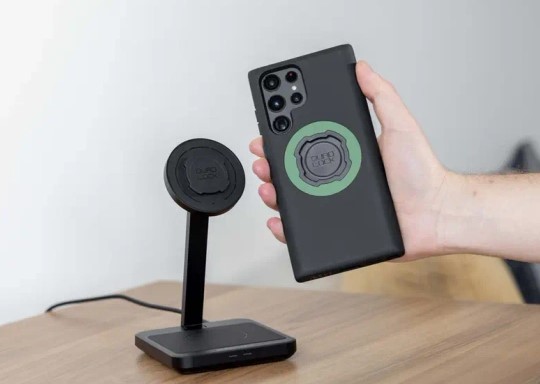 Безжично зарядно QUAD LOCK Dual Desktop Wireless Charger — снимка 3