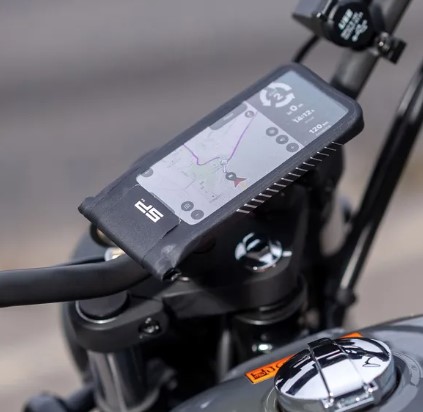 Универсален калъф за телефон със стойка SP CONNECT MOTO BUNDLE LT UNIVERSAL CASE SPC+ — снимка 4
