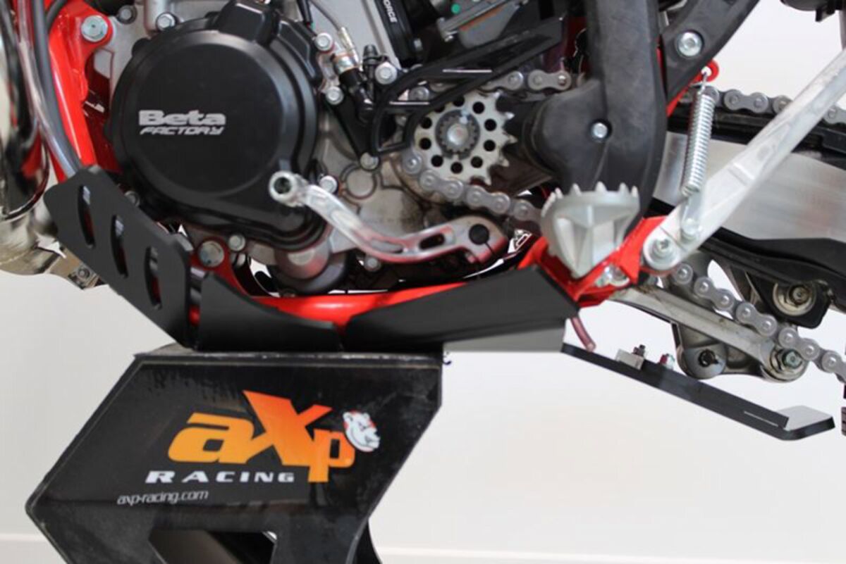Протектор двигател AXP RACING Xtrem - Black - Beta AX1550 — снимка 5
