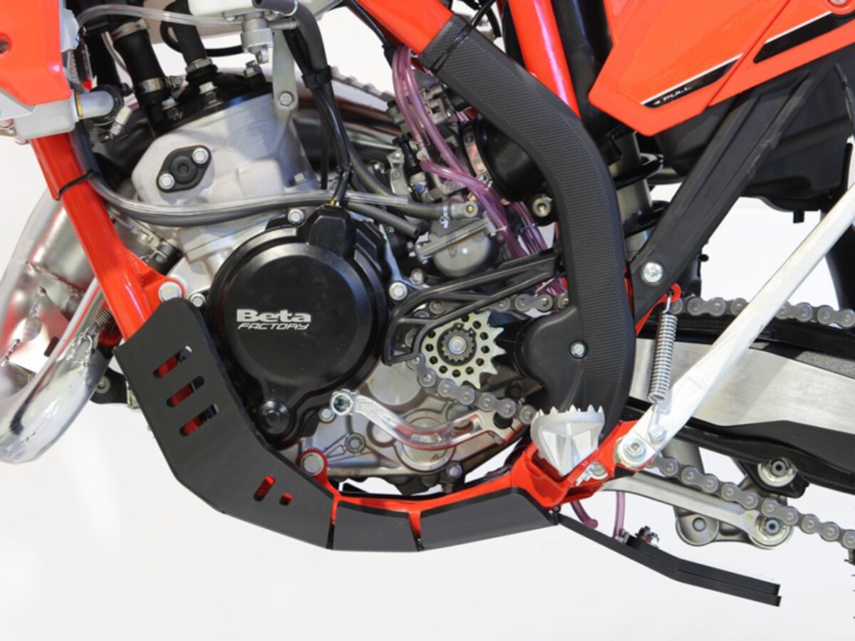 Протектор двигател AXP RACING XTR 8MM BETA 125-200RR AX1685 — снимка 5