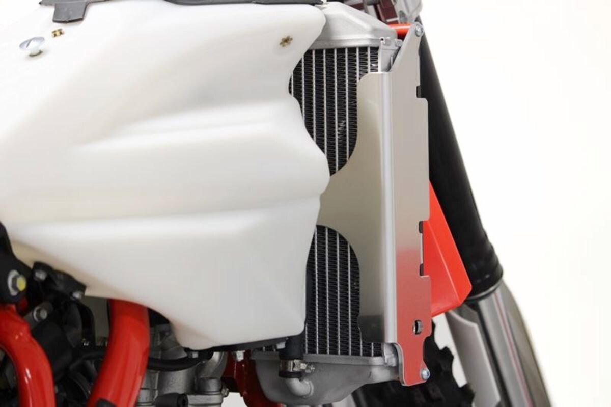 Комплект предпазители за радиатор AXP RACING XTR 8MM BETA 350-390-450-480-500RR AX1584 — снимка 4