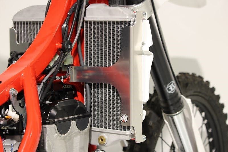 Подпора за радиатор AXP RACING RR350+ 20-22 RD AX1556 — снимка 2