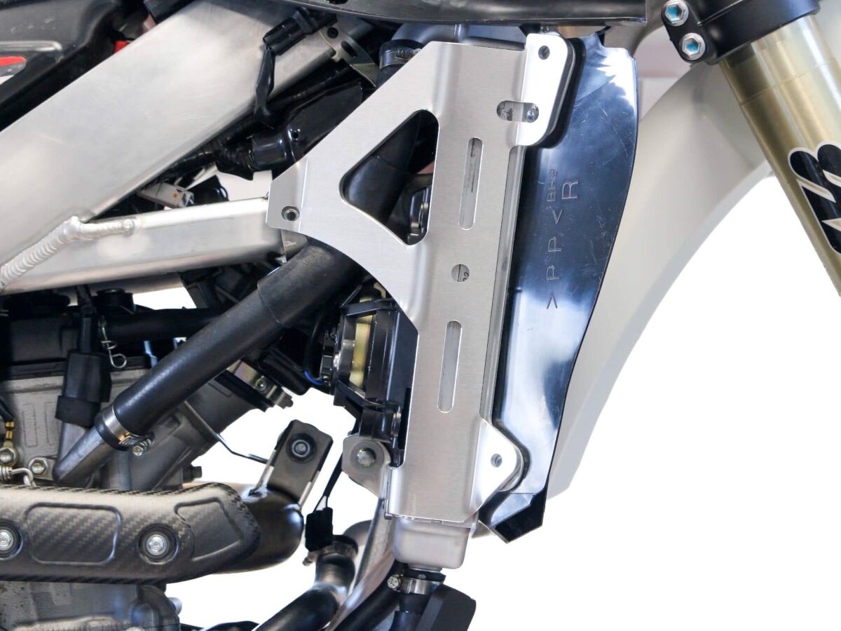 Подпора за радиатор AXP RACING WRF/XEF AL AX1725