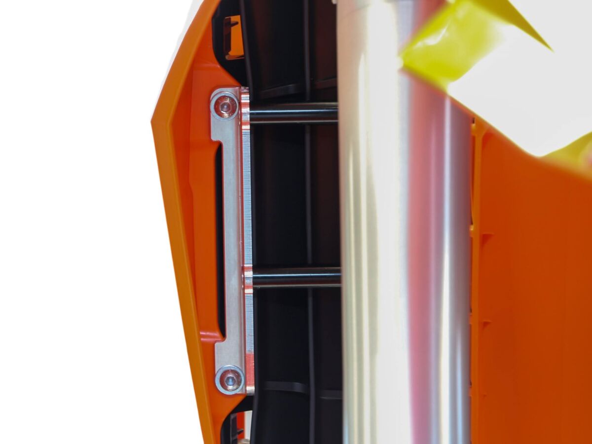 Подпора за радиатор AXP RACING EXC/F 24- BK AX1720 — снимка 3